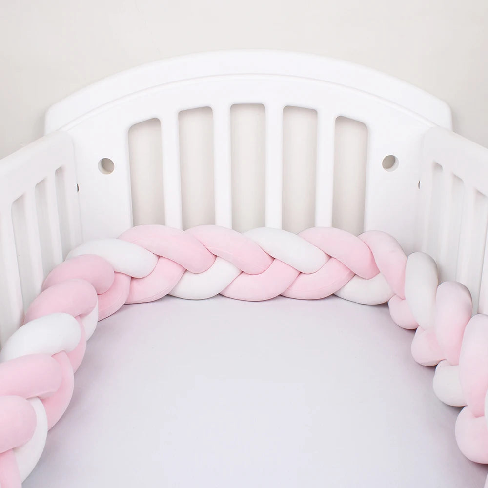 Cute Knot Crib Protector