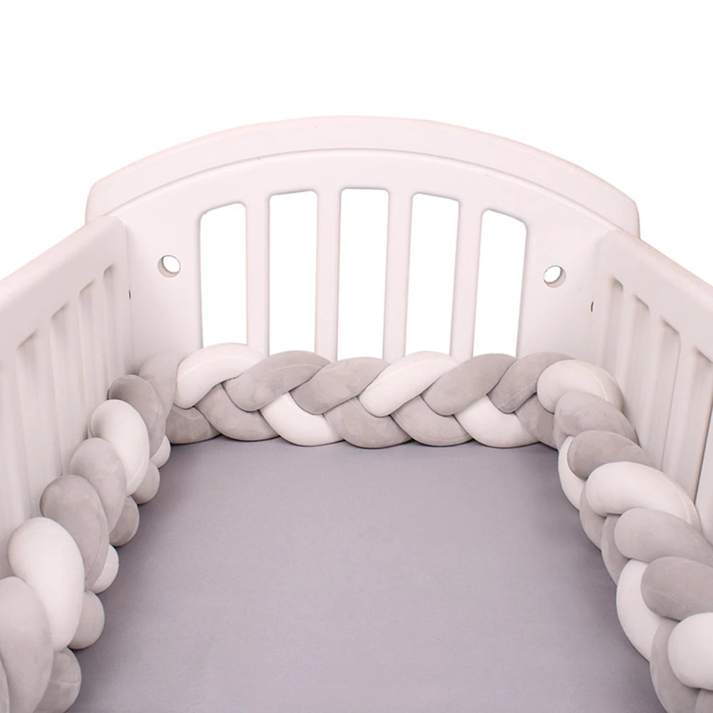 Cute Knot Crib Protector